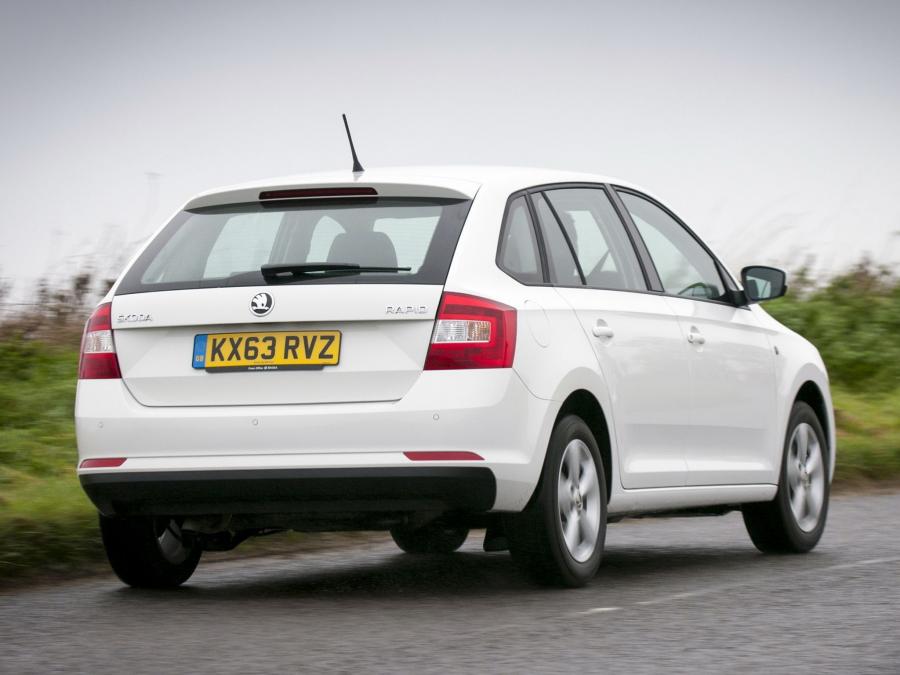  Skoda Rapid Spaceback 2013 года  (UK) (фото 11 из 26)